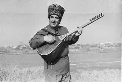 دانلود چند آهنگ ترکی قدیمی از عاشیق کماندار (Ashiq Kamandar)